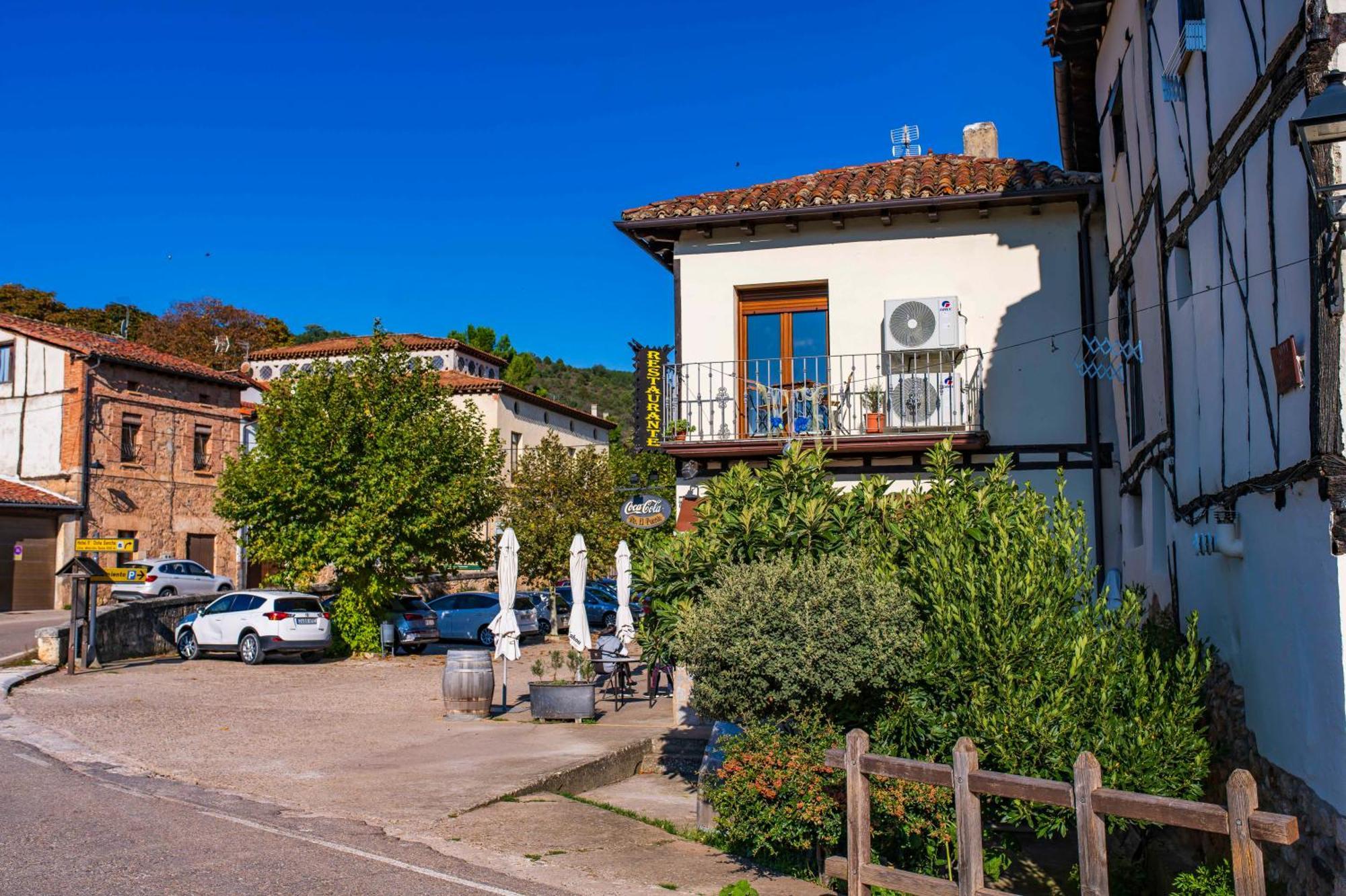 Apartamentos El Puente Covarrubias Exteriör bild